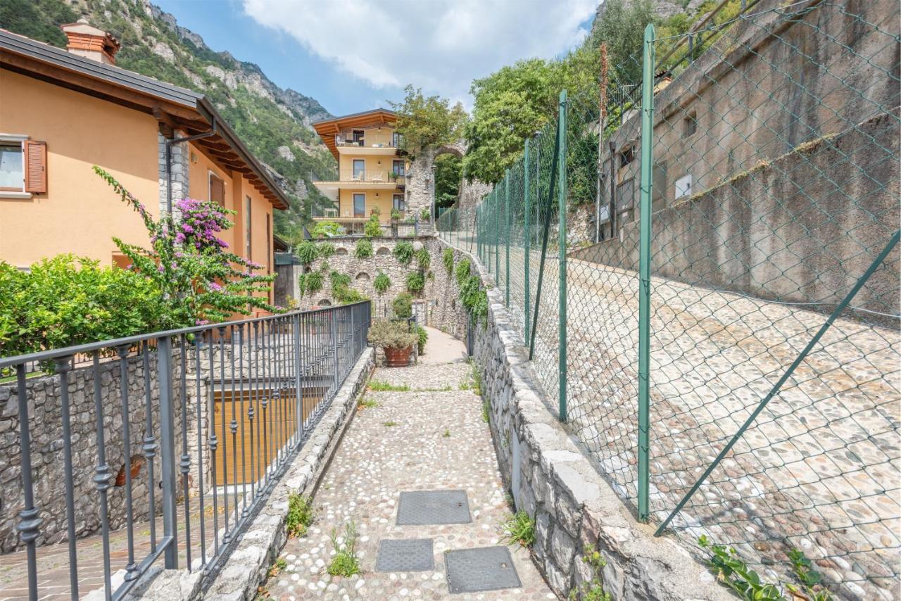 Апартаменты Casa Francesca Relax Лимоне-суль-Гарда Экстерьер фото