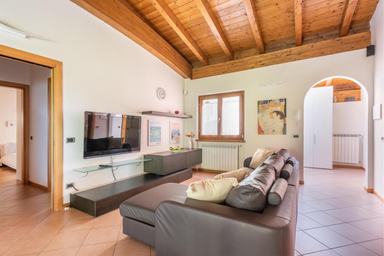 Апартаменты Casa Francesca Relax Лимоне-суль-Гарда Экстерьер фото